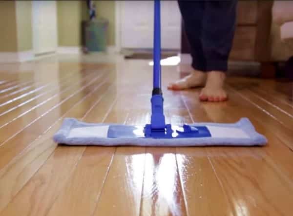 أفضل طرق تنظيف الباركيه الخشب أفضل طرق تنظيف الباركيه الخشب